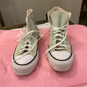 Converse light green platform High Tops Women’s Size 8